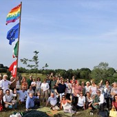 Il pic nic dello scorso giugno per celebrare il solstizio d'estate