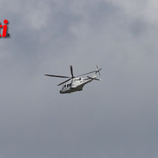 Gli elicotteri che volteggiavano oggi sopra la zona dello stadio - nelle restanti foto, le operazioni di controllo e bonifica  (Merphefoto)