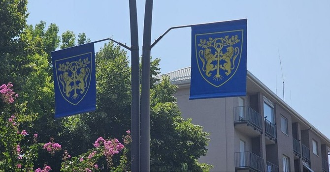 Le bandiere di Don Bosco vincitore del Palio 2025