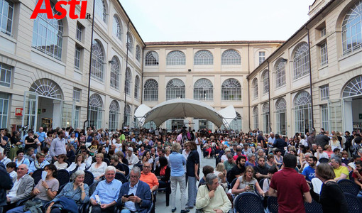 Il pubblico di uno degli appuntamenti di Passeparout 2025 Il pubblico di uno degli appuntamenti di Passeparout 2025