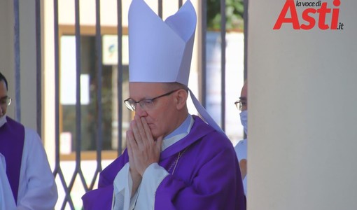Monsignor Prastaro in un'immagine d'archivio Monsignor Prastaro in un'immagine d'archivio