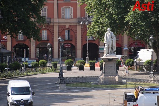 Restituire a piazza Alfieri il suo ruolo di snodo principale della vita cittadina Restituire a piazza Alfieri il suo ruolo di snodo principale della vita cittadina