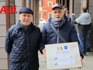 La consegna delle licenze all'assessore Bologna (Merphefoto)