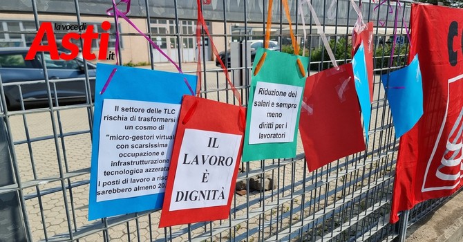 Immagini d'archivio riferite a un precedente presidio di fronte alla sede astigiana di Konecta Immagini d'archivio riferite a un precedente presidio di fronte alla sede astigiana di Konecta