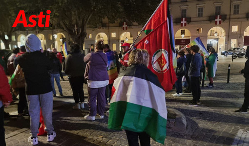 Il presidio ad Asti in sostegno della Flotilla (Merphefoto)