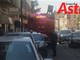 Intervento dei vigili del fuoco per denso fumo nel vano scala di un condominio di corso Alessandria