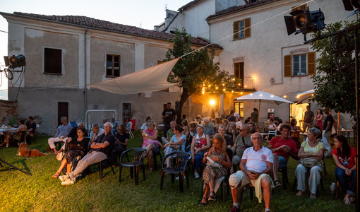 Il Quadila Festival entra nel vivo: al via la seconda settimana di "Percorsi di senso" tra teatro, sinestesie e passeggiate sensoriali Il Quadila Festival entra nel vivo: al via la seconda settimana di "Percorsi di senso" tra teatro, sinestesie e passeggiate sensoriali