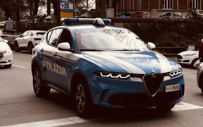 Controlli a tappeto della Polizia di Stato: sei arresti e oltre ottocento persone identificate Controlli a tappeto della Polizia di Stato: sei arresti e oltre ottocento persone identificate