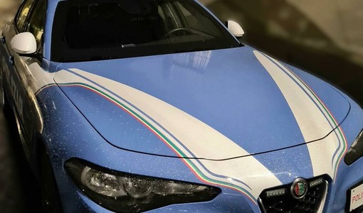 Controlli della Polizia di Stato ad Asti: festa non autorizzata in uno scantinato, sanzioni e ammonimenti per due esercizi commerciali