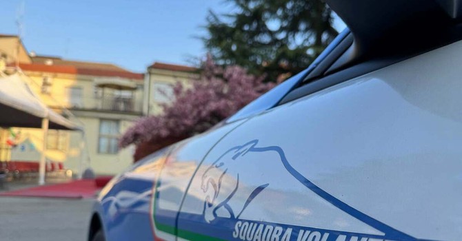 Asti, rubano capi d’abbigliamento in un negozio del centro: denunciate quattro donne