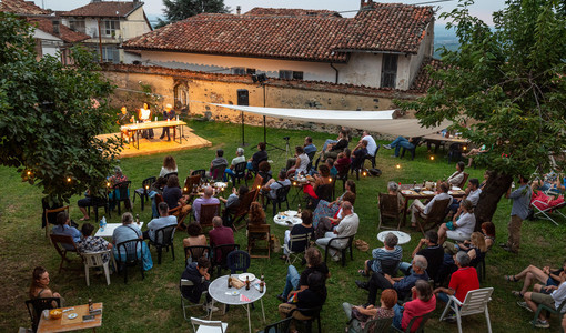 Torna il Quadila Festival di Albugnano: dal 9 al 26 luglio un viaggio sensoriale tra teatro, musica e paesaggio