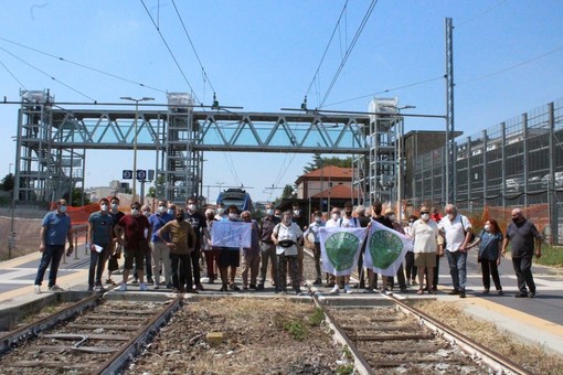 Ad Alba il sit-in per la riattivazione del collegamento ferroviario con Asti