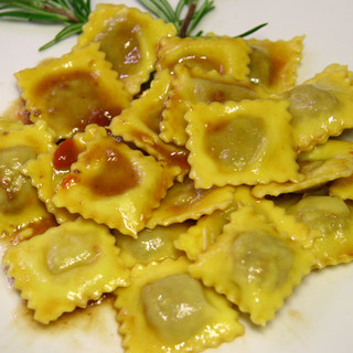 Agnolotti in festa: tributo anni '80 e gusto sotto le stelle