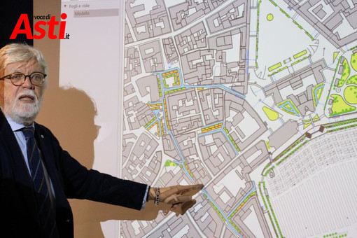 Una riunione con al vaglio precedenti planimetrie (Merpehfoto)