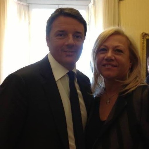 Un'immagine d'archivio di Angela Motta con Matteo Renzi
