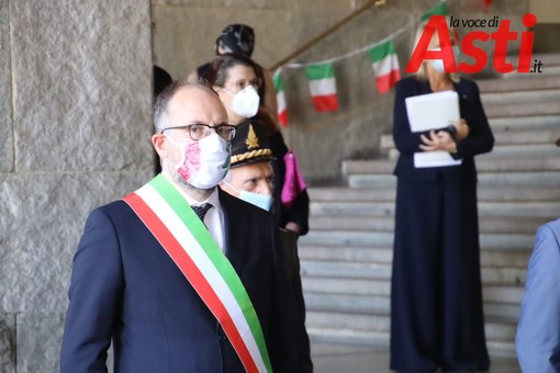 &quot;Mi sento preso per i fondelli&quot;. Il sindaco di Asti, Maurizio Rasero commenta il nuovo Dpcm del Governo [VIDEO]