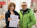 Silvia Medico, titolare del negozio Ricami d'arte e Fabio Forneris, titolare del negozio Effetti Ottici di corso Alfieri, tra i promotori dell'iniziativa (Merphefoto) Silvia Medico, titolare del negozio Ricami d'arte e Fabio Forneris, titolare del negozio Effetti Ottici di corso Alfieri, tra i promotori dell'iniziativa (Merphefoto)