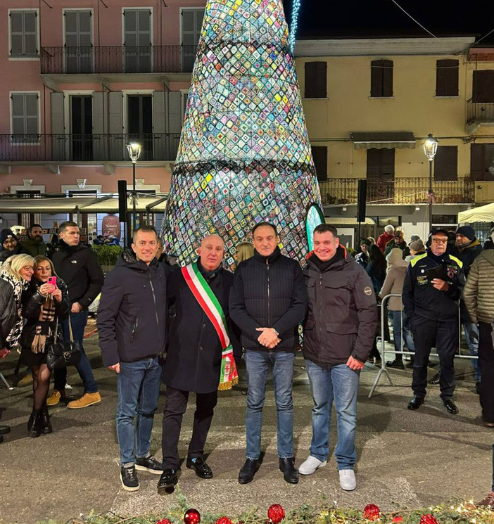 Rocchetta Tanaro accende il Natale con tradizione e partecipazione giovanile Rocchetta Tanaro accende il Natale con tradizione e partecipazione giovanile