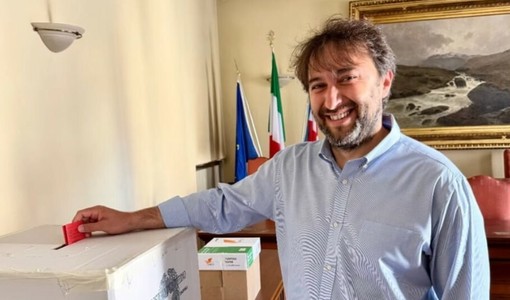 Simone Nosenzo ieri ai seggi