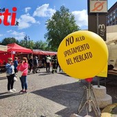 Concesso l'orario prolungato fino alle 19.30 del mercato di piazza Alfieri per il raduno dei paracadutisti