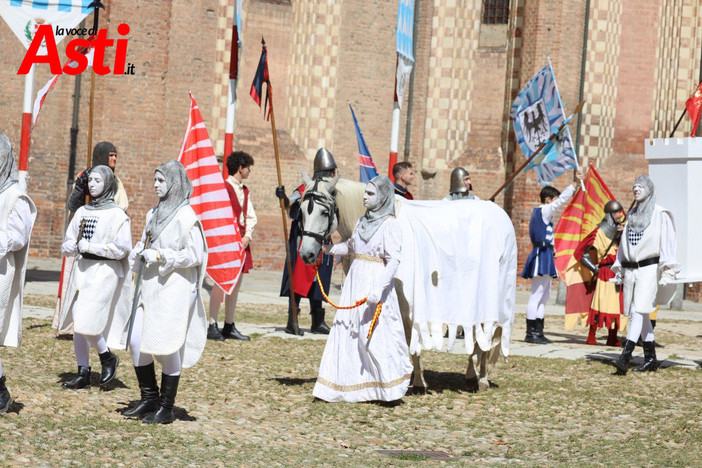 Un momento della sfilata di San Paolo al Palio 2025 (Merphefoto)