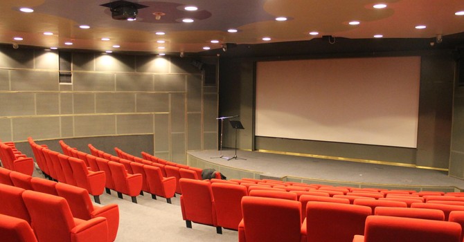 Ascensore guasto alla Sala Pastrone, la denuncia: inaccessibilità per disabili e mancate risposte all'appello sui diritti