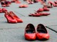 Scarpe rosse, diventate negli anni uno dei simboli della Giornata Internazionale per l’eliminazione della violenza contro le donne
