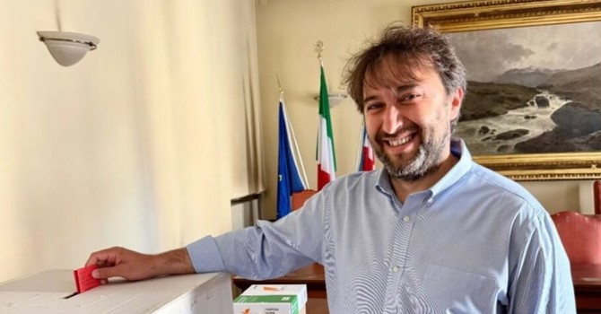 Simone Nosenzo ieri ai seggi