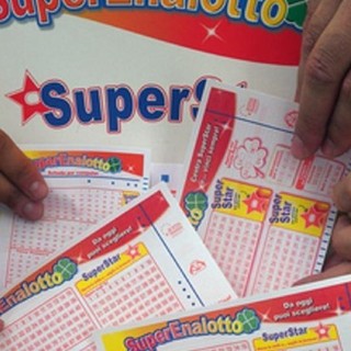 Superenalotto, la fortuna bacia Castagnole Monferrato