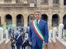 Giovanni Spandonaro poco prima della partenza della parata militare, con alle spalle il Colosseo