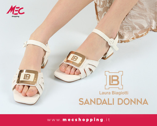 Sandali minimalisti: l'essenzialità che non passa mai di moda