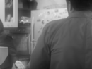 Un fotogramma del cortometraggio, che illustra una scena di violenza psicologica domestica Un fotogramma del cortometraggio, che illustra una scena di violenza psicologica domestica