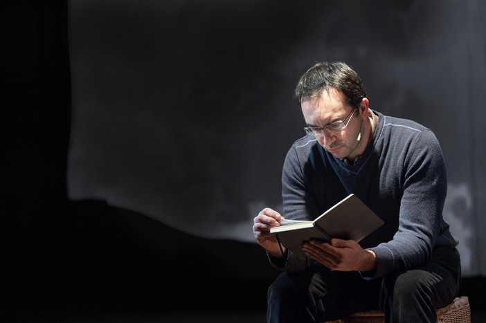 "Com'è facile il naufragio!": ad Asti una serata tra storia, fede e domande universali "Com'è facile il naufragio!": ad Asti una serata tra storia, fede e domande universali