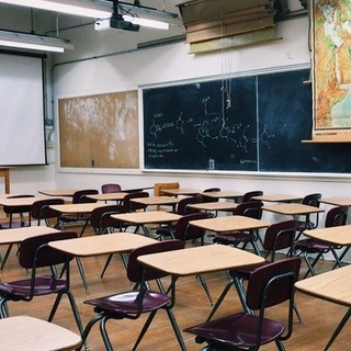 Suonata l'ultima campanella, è tempo di Maturità ed esami di terza media
