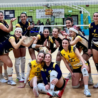 La pallavolo Valle Belbo chiude in bellezza: primo 3-0 casalingo in Serie B2