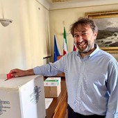 Simone Nosenzo ieri ai seggi