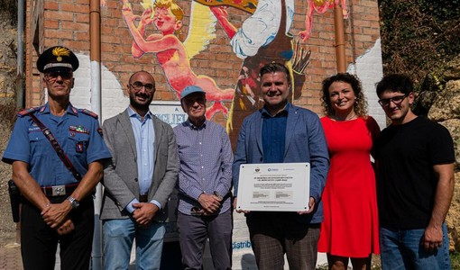 Moncalvo, inaugurata l'opera di street art sulla cabina di E-Distribuzione