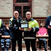 Le celebrazioni dei 25 anni del gruppo di Protezione Civile con Franco Sampò al centro