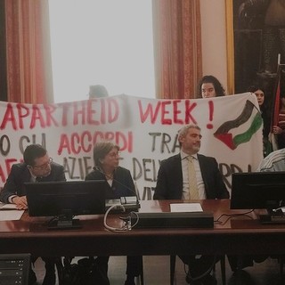 Il collettivo studentesco fa irruzione nel Senato accademico (Torino Oggi)