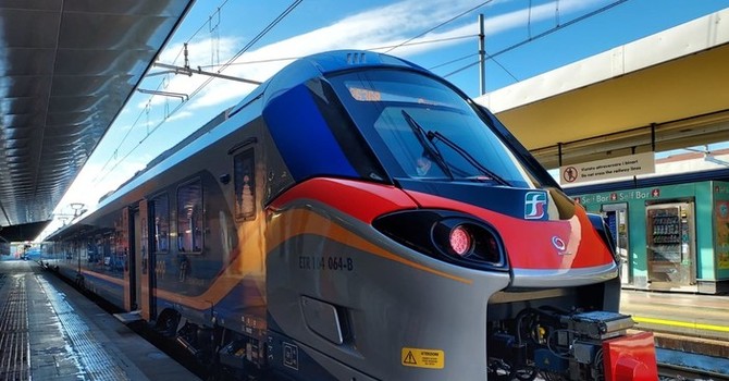 Circolazione dei treni sospesa ad Arquata Scrivia per intervento delle forze dell’ordine: disagi anche per i passeggeri del Genova‑Asti. Graduale ritorno alla normalità