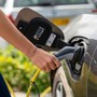 Tempo ricarica auto elettrica: guida reale per viaggi sereni