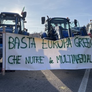I trattori in un'analoga protesta a Mondovì(TargatoCn)