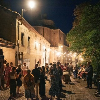 Teatro e colline a Calamandrana Teatro e colline a Calamandrana
