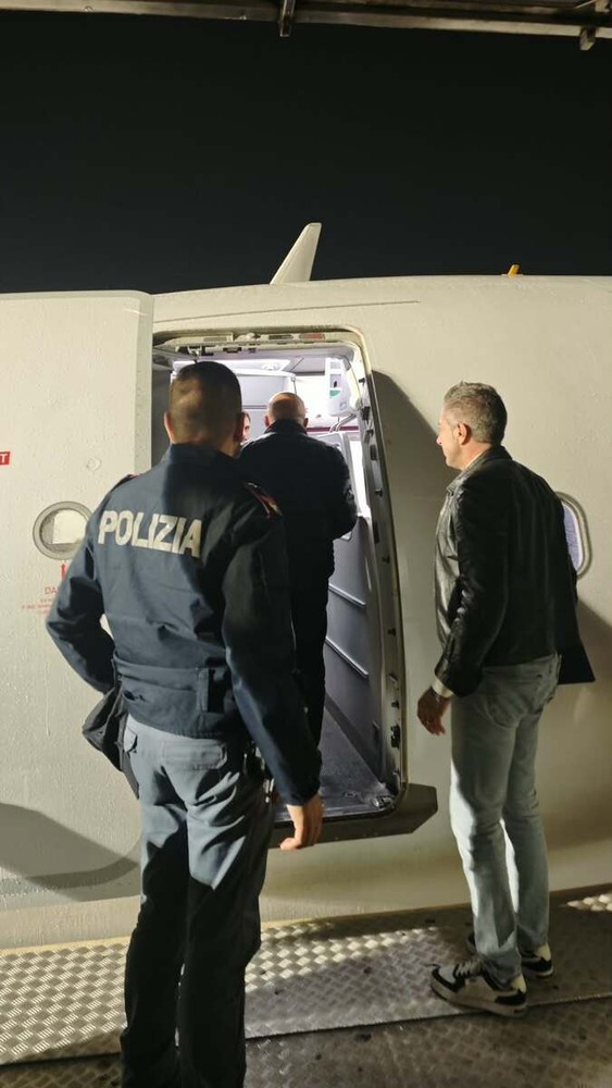Questura di Asti, oltre 4.300 permessi di soggiorno rilasciati dall’inizio dell’anno Questura di Asti, oltre 4.300 permessi di soggiorno rilasciati dall’inizio dell’anno