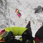 Alpinisti travolti dai sassi, il soccorso in elicottero a Courmayeur