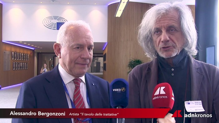 Guerre, Bergonzoni: "Fare ad arte il mestiere della pace"
