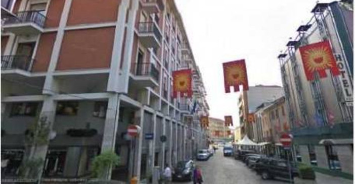 Emergenza sicurezza in via Cavour, dopo i furti anche una nuova rissa