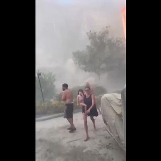 Terremoto a Napoli, il crollo a Pozzuoli: "Chiamate i pompieri". La paura e il sollievo