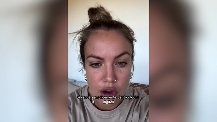 Lo sfogo di Alice De Andrè per i commenti sessisti: "Trogloditi digitali"