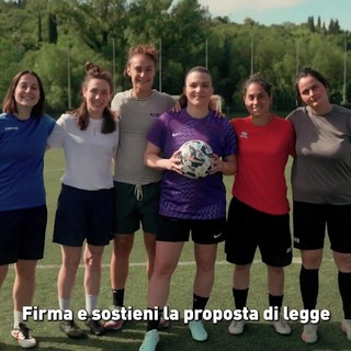 Fecondazione assistita per single, l'appello della calciatrice azzurra Alia Guagni